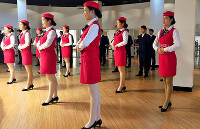 高鐵乘務禮儀訓練廳 專業服務背后的嚴格訓練